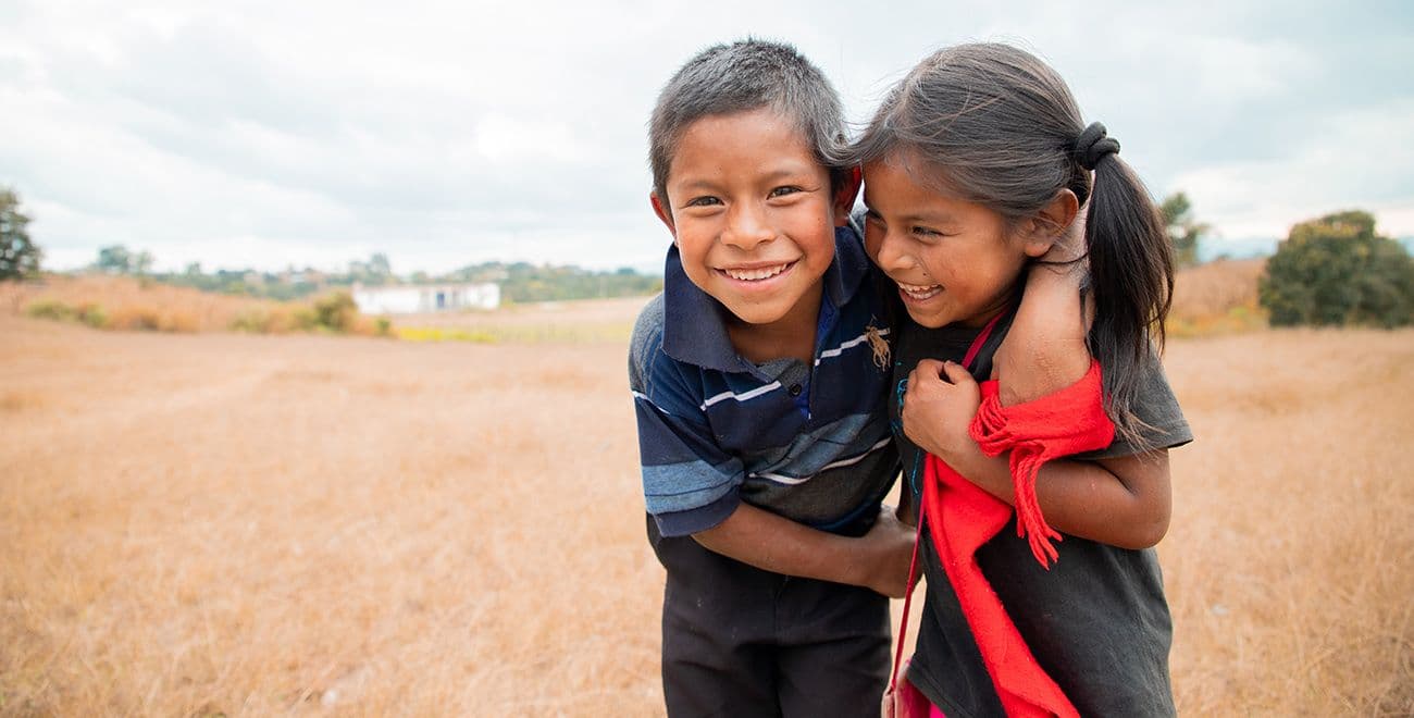 children_hugging