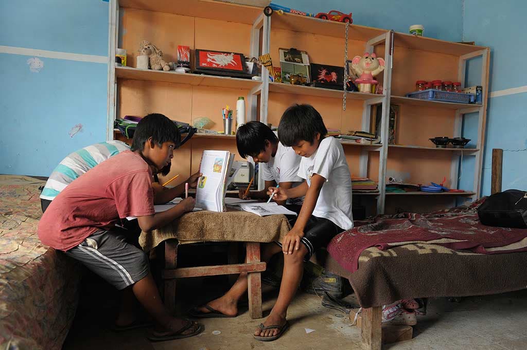 Bolivian children studying