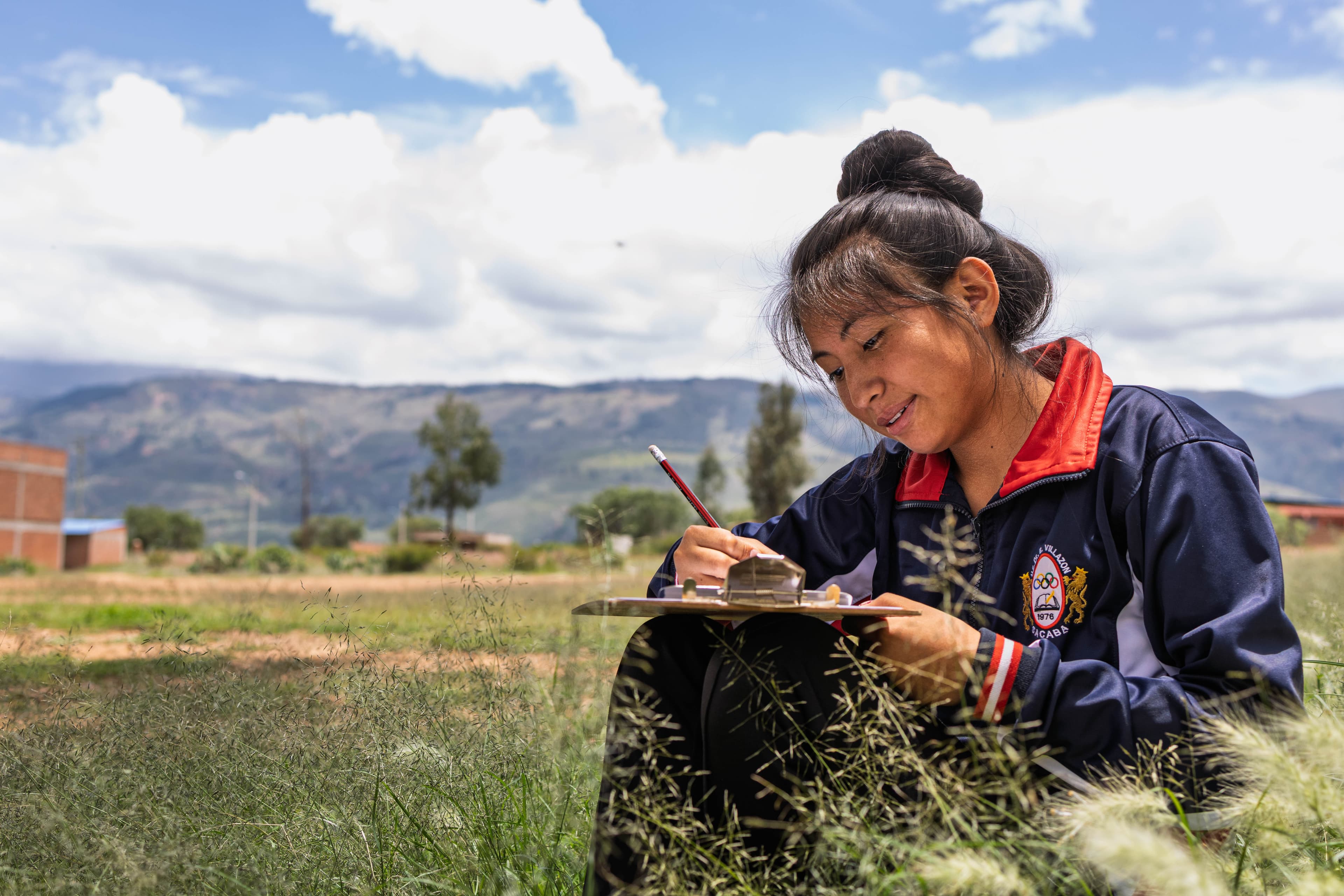 Beatriz writing to her sponsor