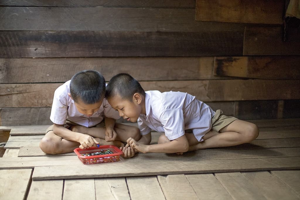 playing marbles in thailand