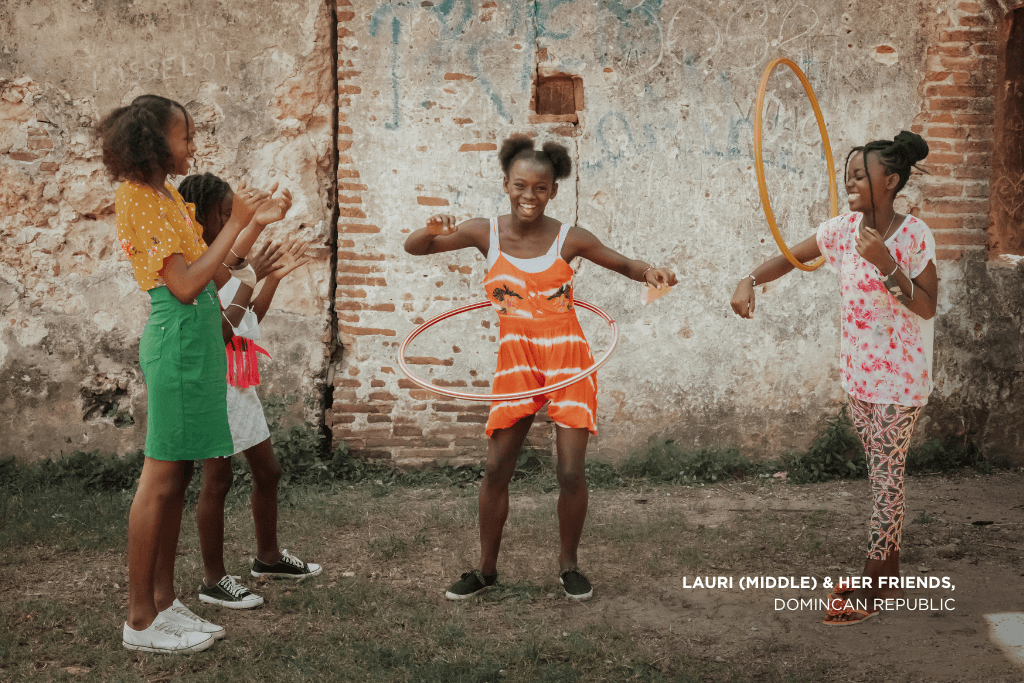 Lauri and her friends playing with hula-hoops