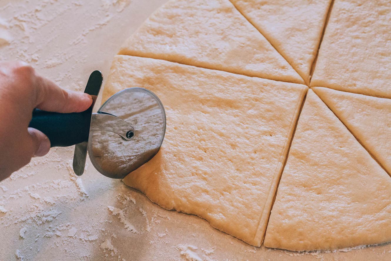 Cutting Rwandan pancakes