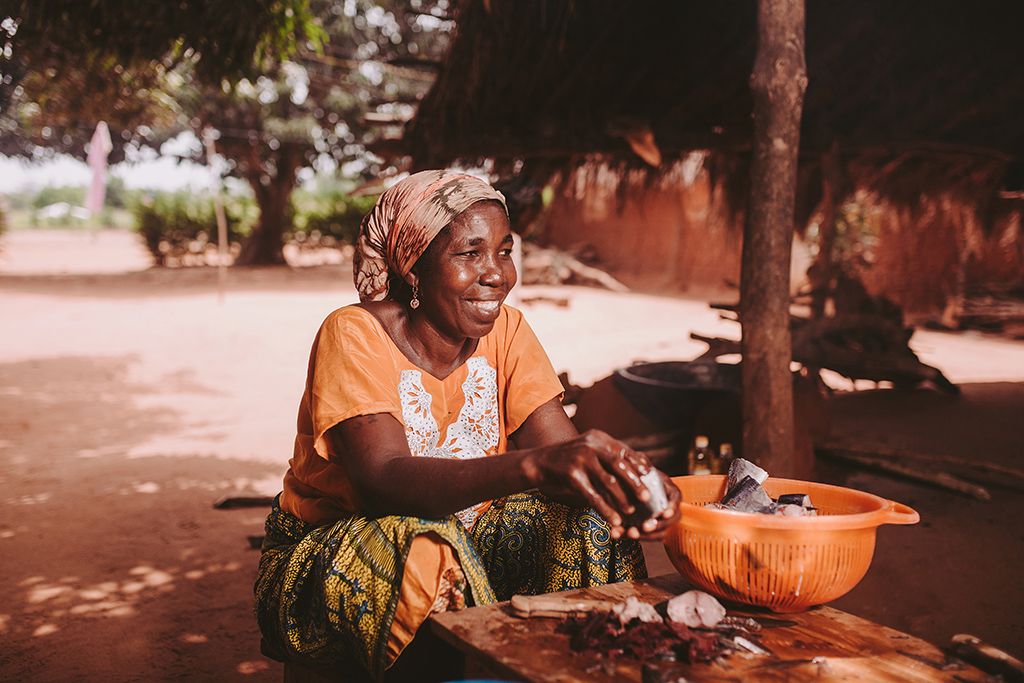 Adjo a cook in Togo