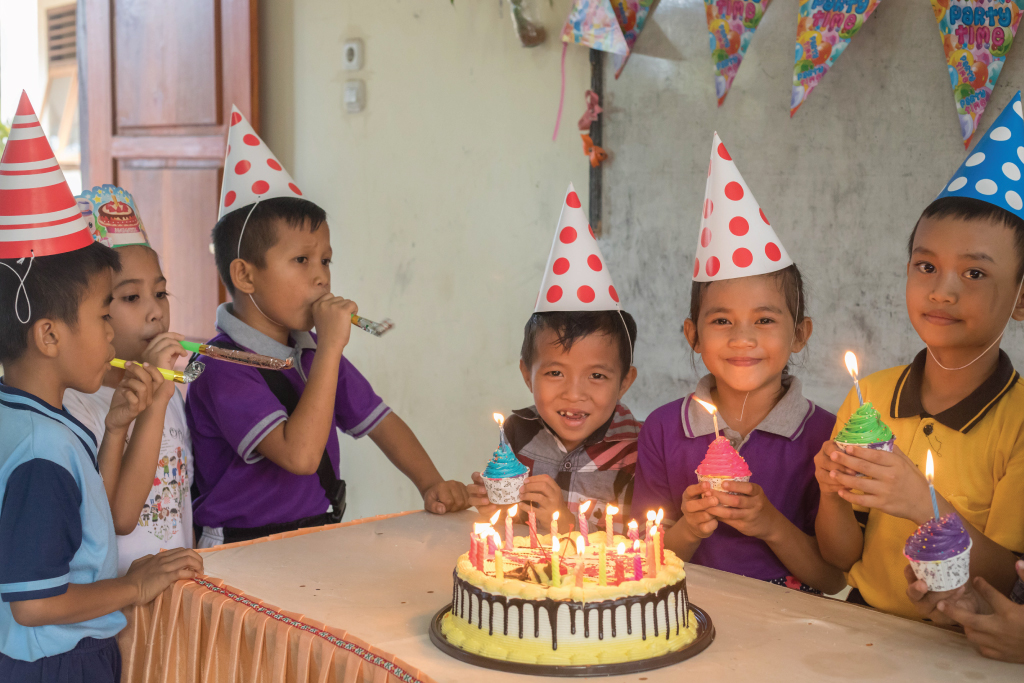 children at a birthday party