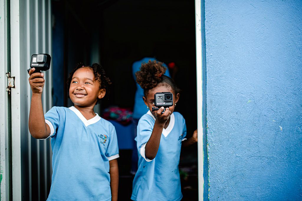 children with cameras in Colombia