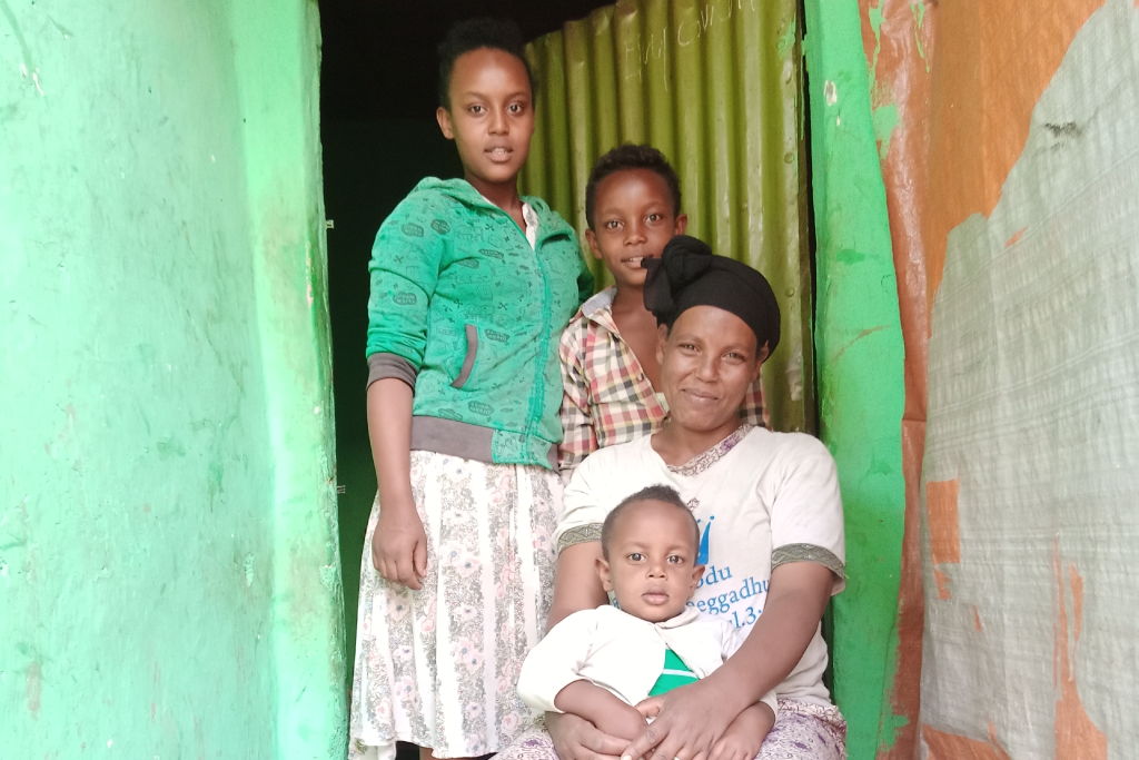 Chaltu with her children