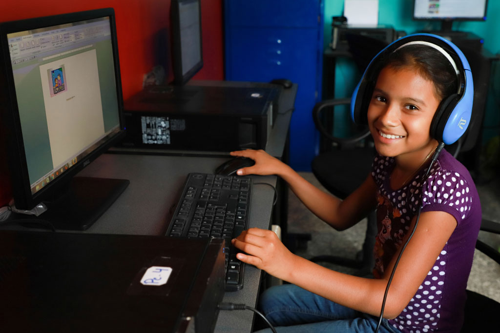 Keily in a Compassion computer lab